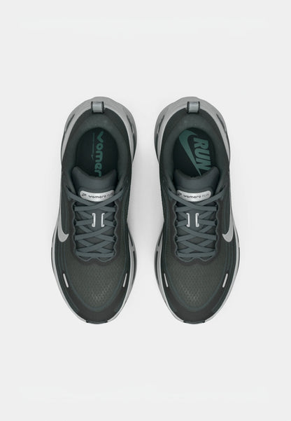 Nike VOMERO PLUS EMEA UNISEX - anthracite/reflect silver-coloured/cannon/white